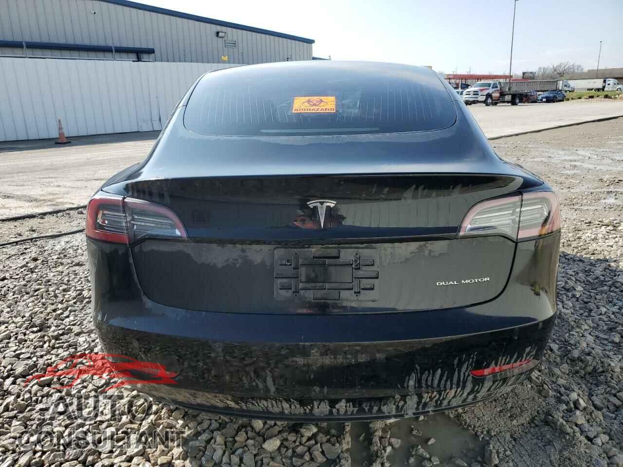 TESLA MODEL 3 2019 - 5YJ3E1EB2KF197143