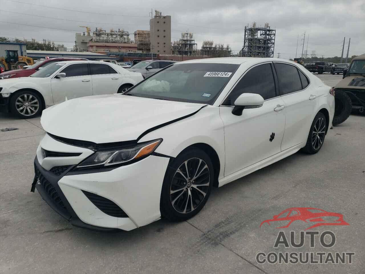 TOYOTA CAMRY 2018 - 4T1B11HK3JU560019