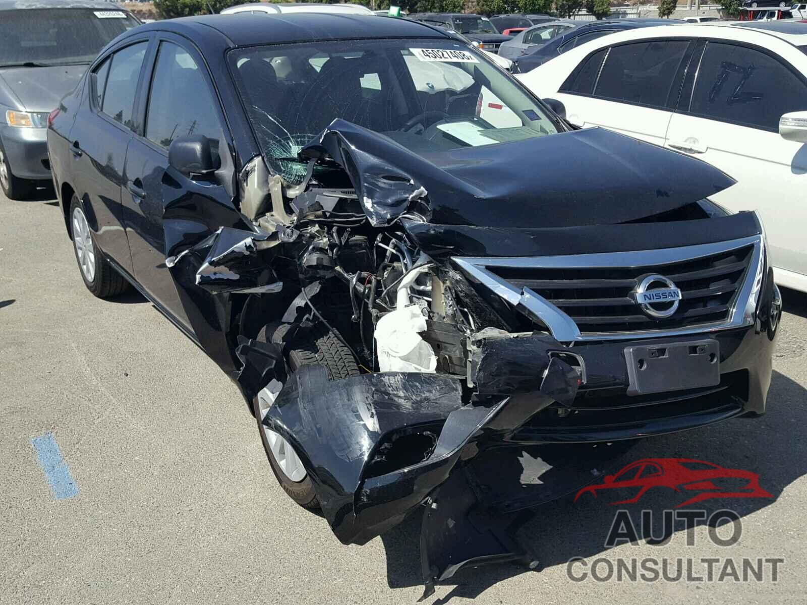 NISSAN VERSA 2015 - 3N1CN7AP8FL813619
