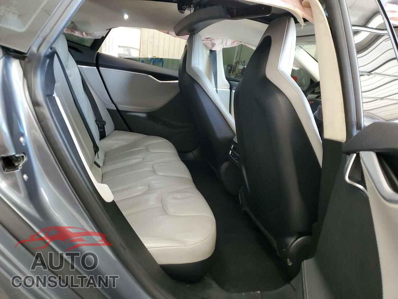 TESLA MODEL S 2013 - 5YJSA1DN0DFP26935