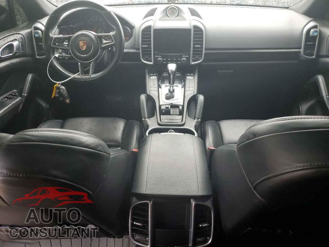 PORSCHE CAYENNE 2017 - WP1AA2A24HKA85212