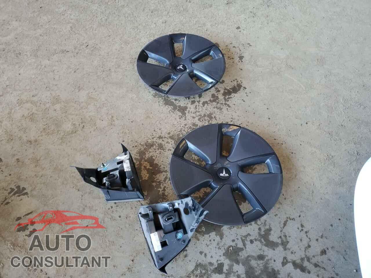 TESLA MODEL 3 2021 - 5YJ3E1EA2MF940393
