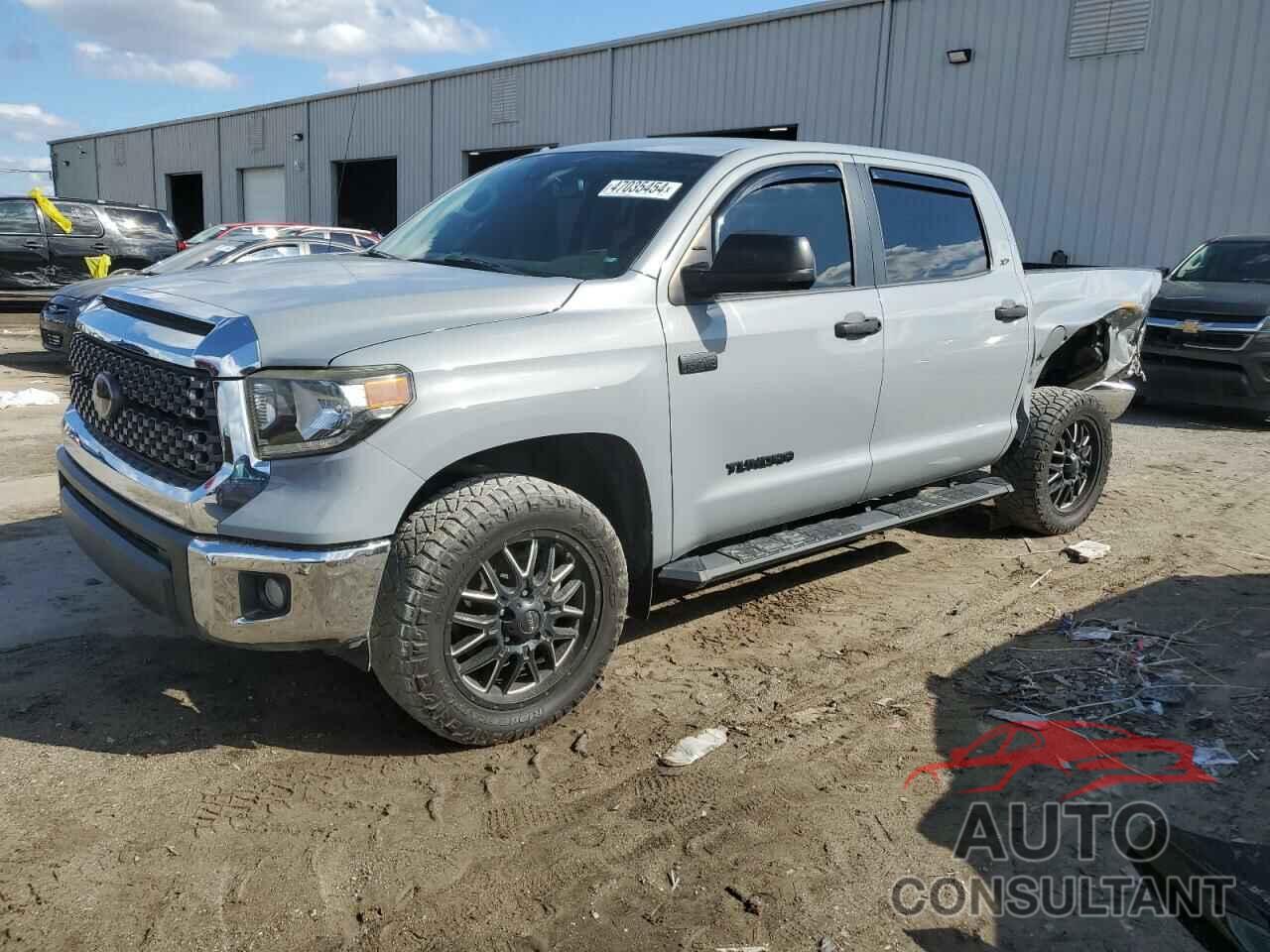 TOYOTA TUNDRA 2018 - 5TFDW5F14JX769381