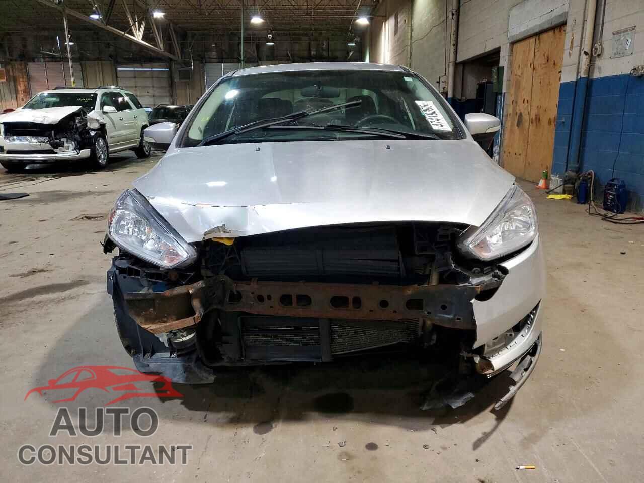 FORD FOCUS 2017 - 1FADP3F20HL285564