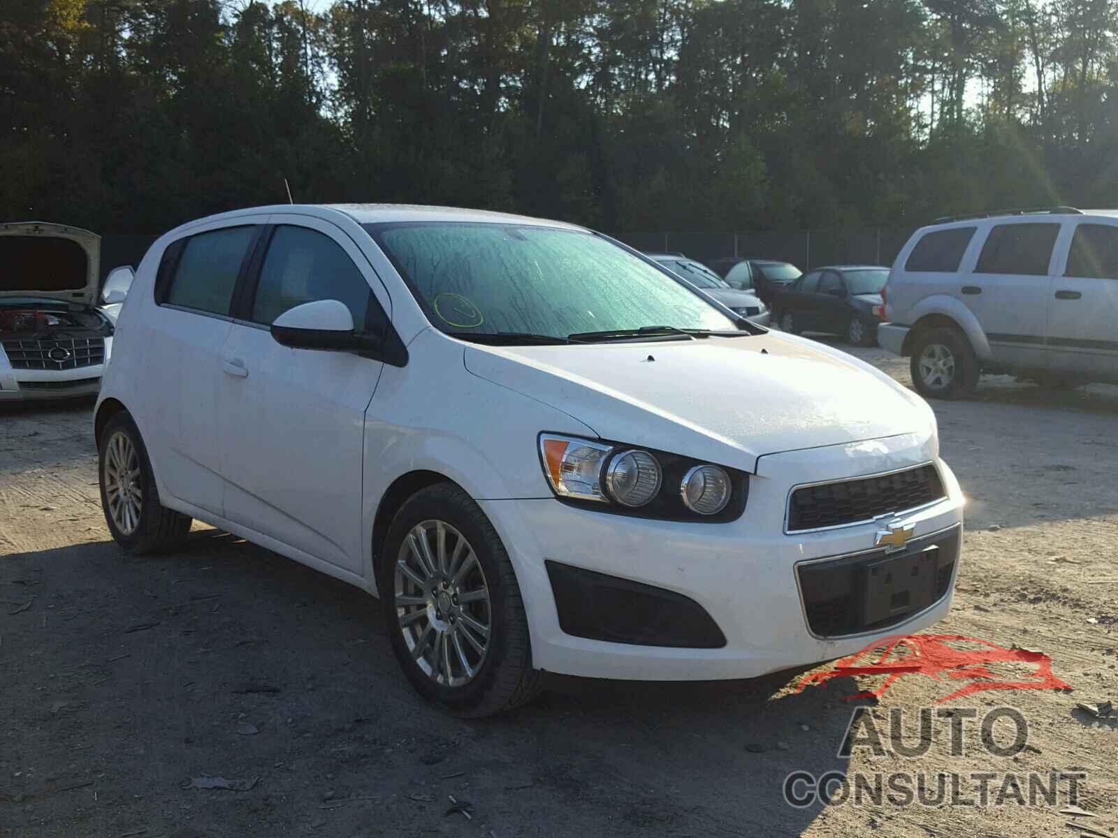 CHEVROLET SONIC 2016 - 1G1JC6SH8G4103583