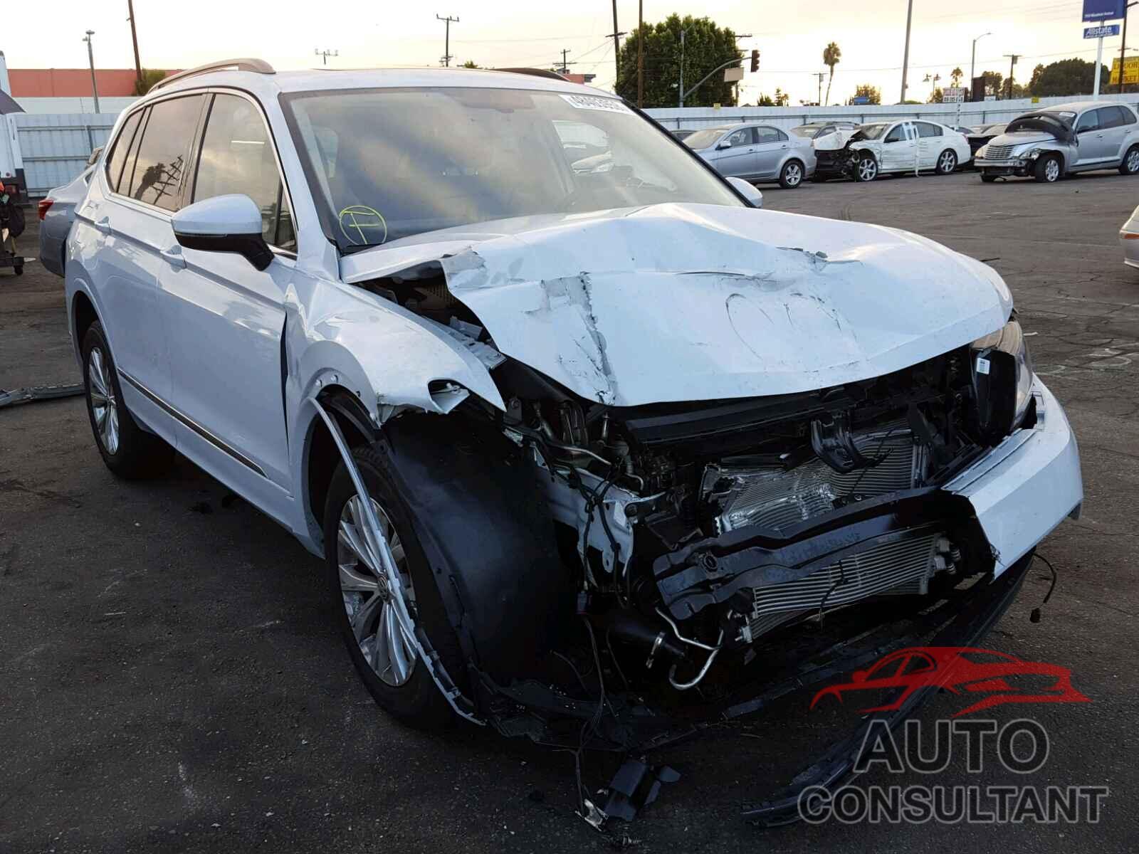 VOLKSWAGEN TIGUAN SE 2018 - 3VV2B7AX8JM156715