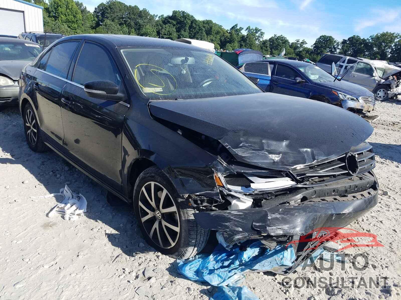 VOLKSWAGEN JETTA 2018 - 3VWDB7AJ8JM259360