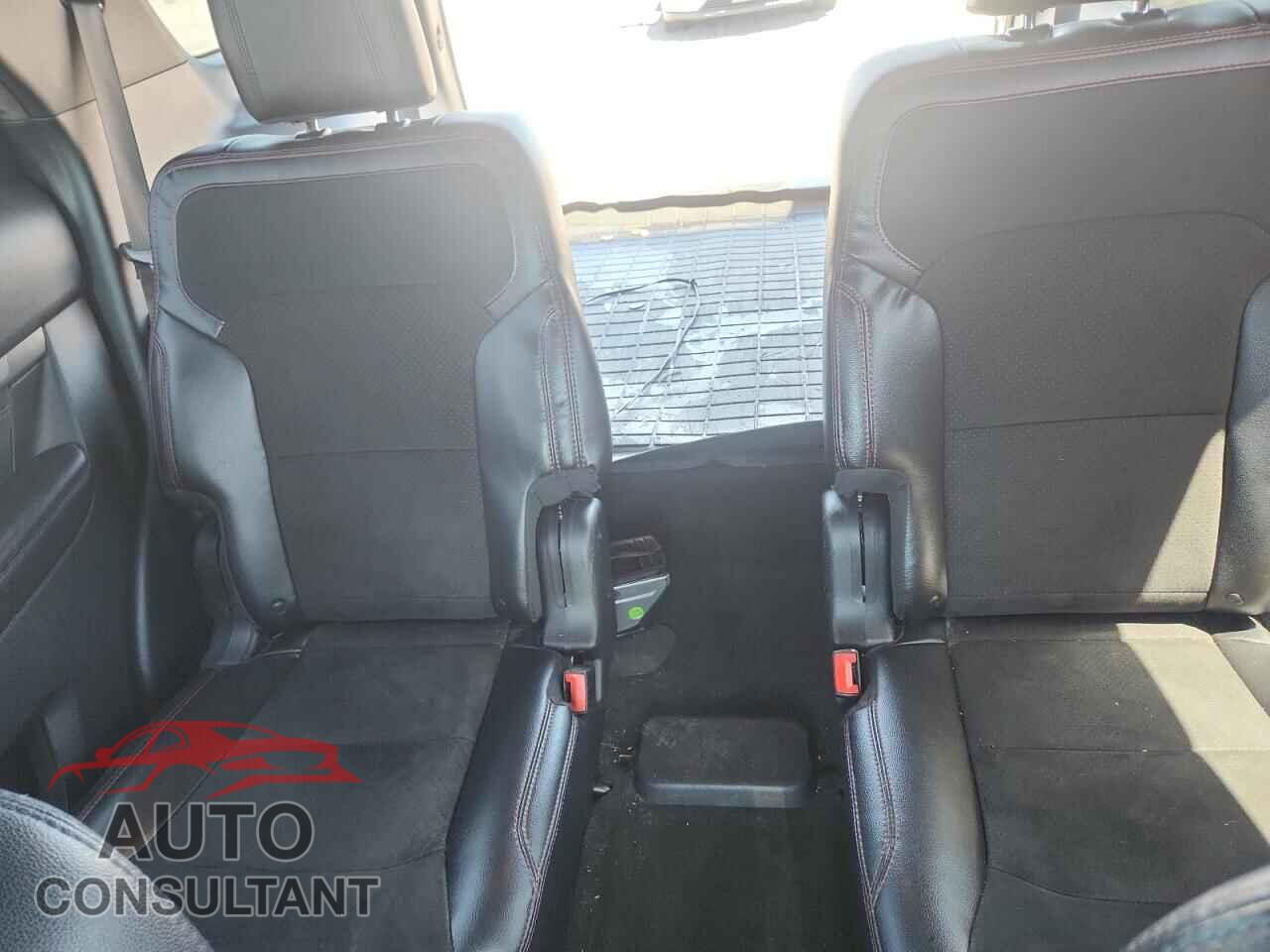 FORD EXPLORER 2018 - 1FM5K7D86JGB27185