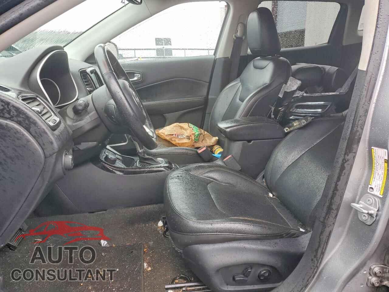 JEEP COMPASS 2018 - 3C4NJDCB0JT329051