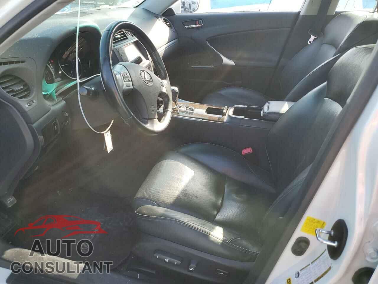 LEXUS IS 2013 - JTHCF5C29D5063028