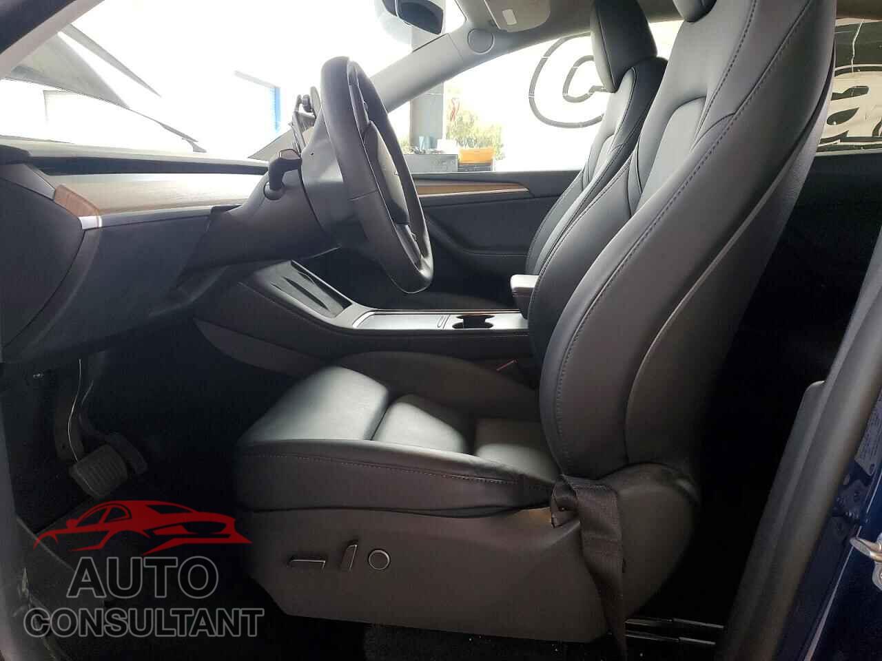 TESLA MODEL Y 2024 - 7SAYGDEE9RF982820