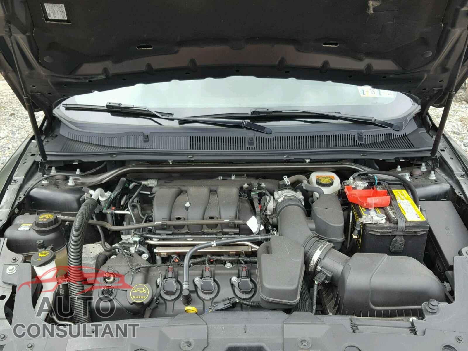 FORD TAURUS 2015 - 1FAHP2E88FG170413