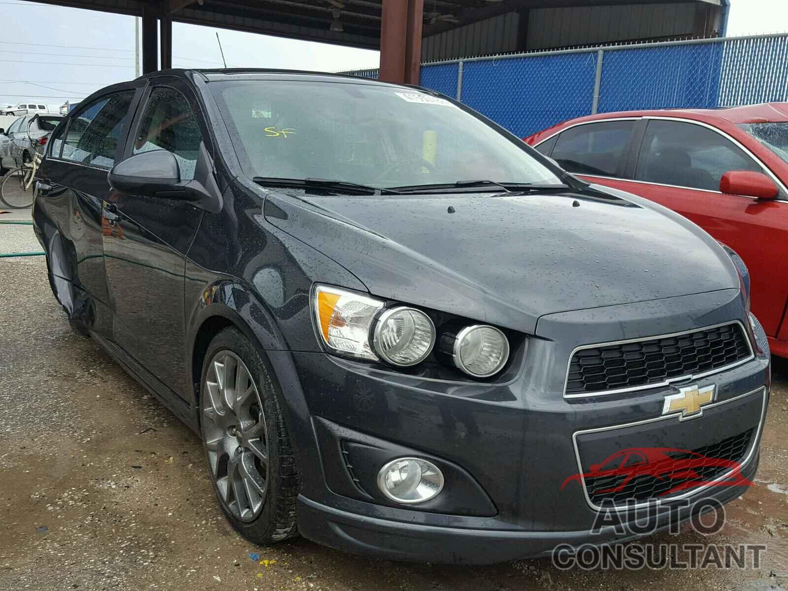 CHEVROLET SONIC 2015 - 1G1JE5SB1F4110180