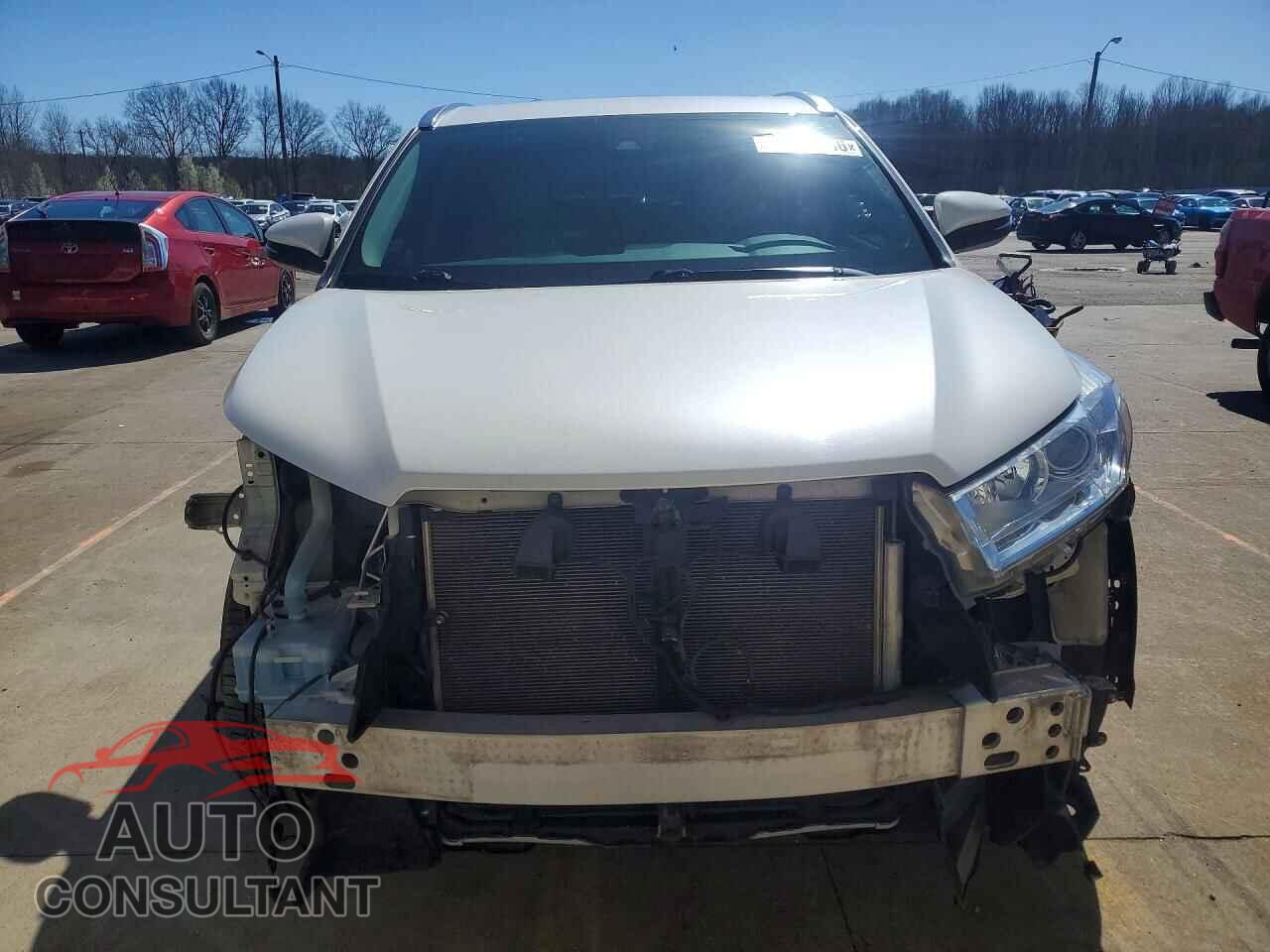 TOYOTA HIGHLANDER 2018 - 5TDJZRFH2JS539181