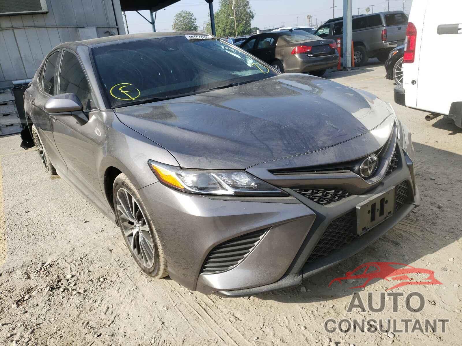 TOYOTA CAMRY 2018 - 4T1B11HK0JU534221
