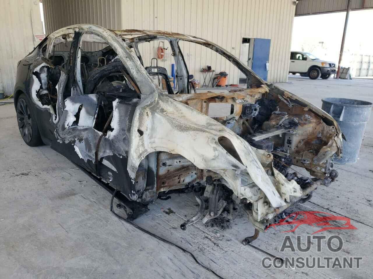 TESLA MODEL Y 2021 - 5YJYGDEF3MF270060