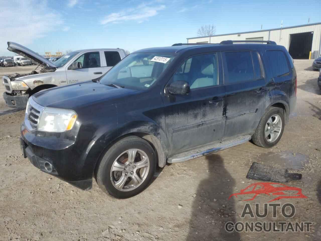 HONDA PILOT 2015 - 5FNYF4H51FB012743