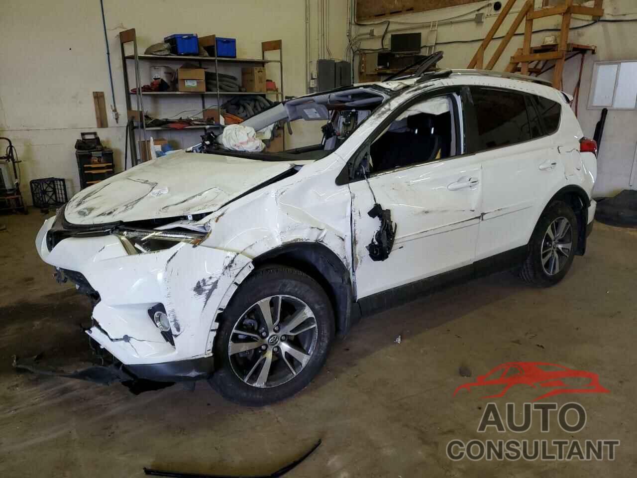 TOYOTA RAV4 2016 - JTMRFREV8GJ063253