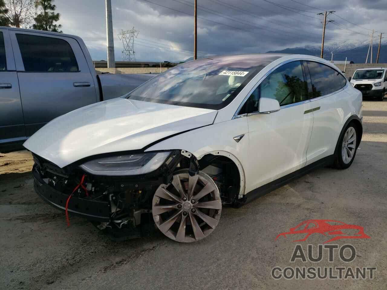 TESLA MODEL X 2020 - 5YJXCBE22LF236425