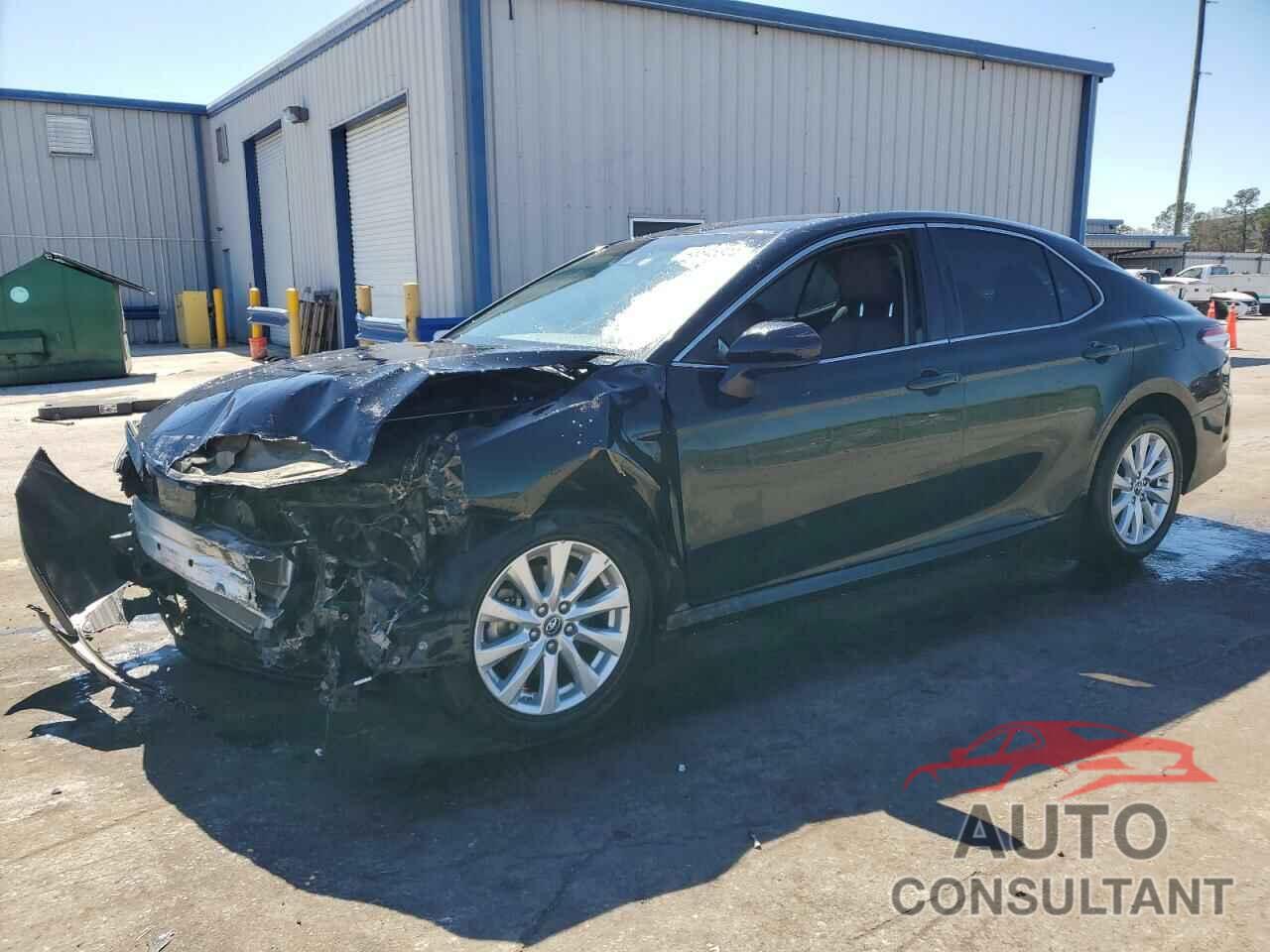 TOYOTA CAMRY 2018 - 4T1B11HK8JU033660