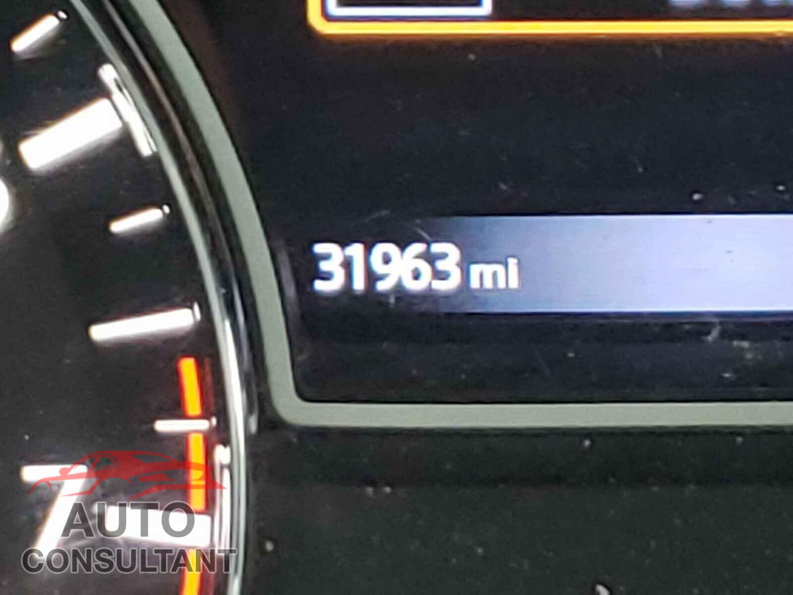 NISSAN PATHFINDER 2017 - 5N1DR2MM5HC681004