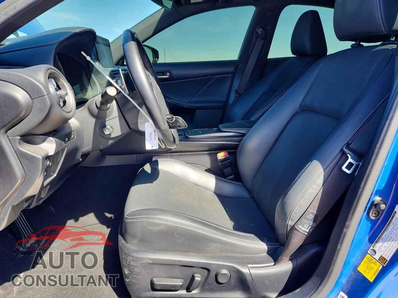LEXUS IS 2022 - JTHDA1D20N5120471
