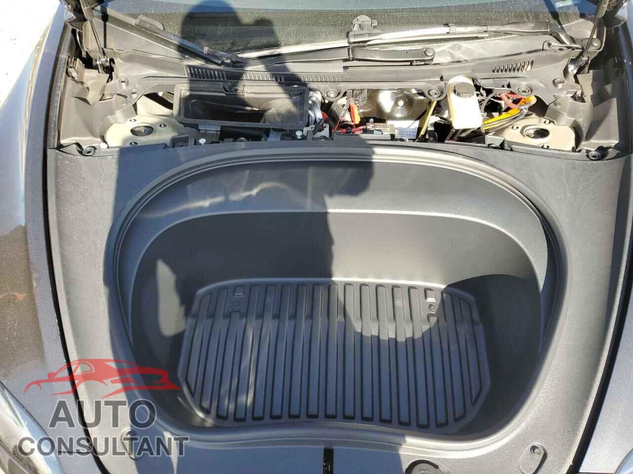 TESLA MODEL 3 2024 - 5YJ3E1EB3RF834793