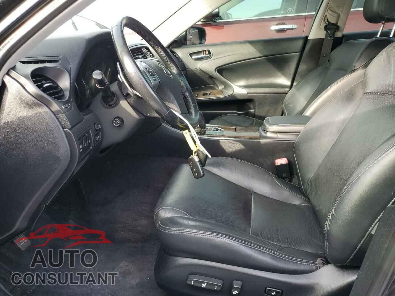 LEXUS IS 2011 - JTHCE5C28B5000227