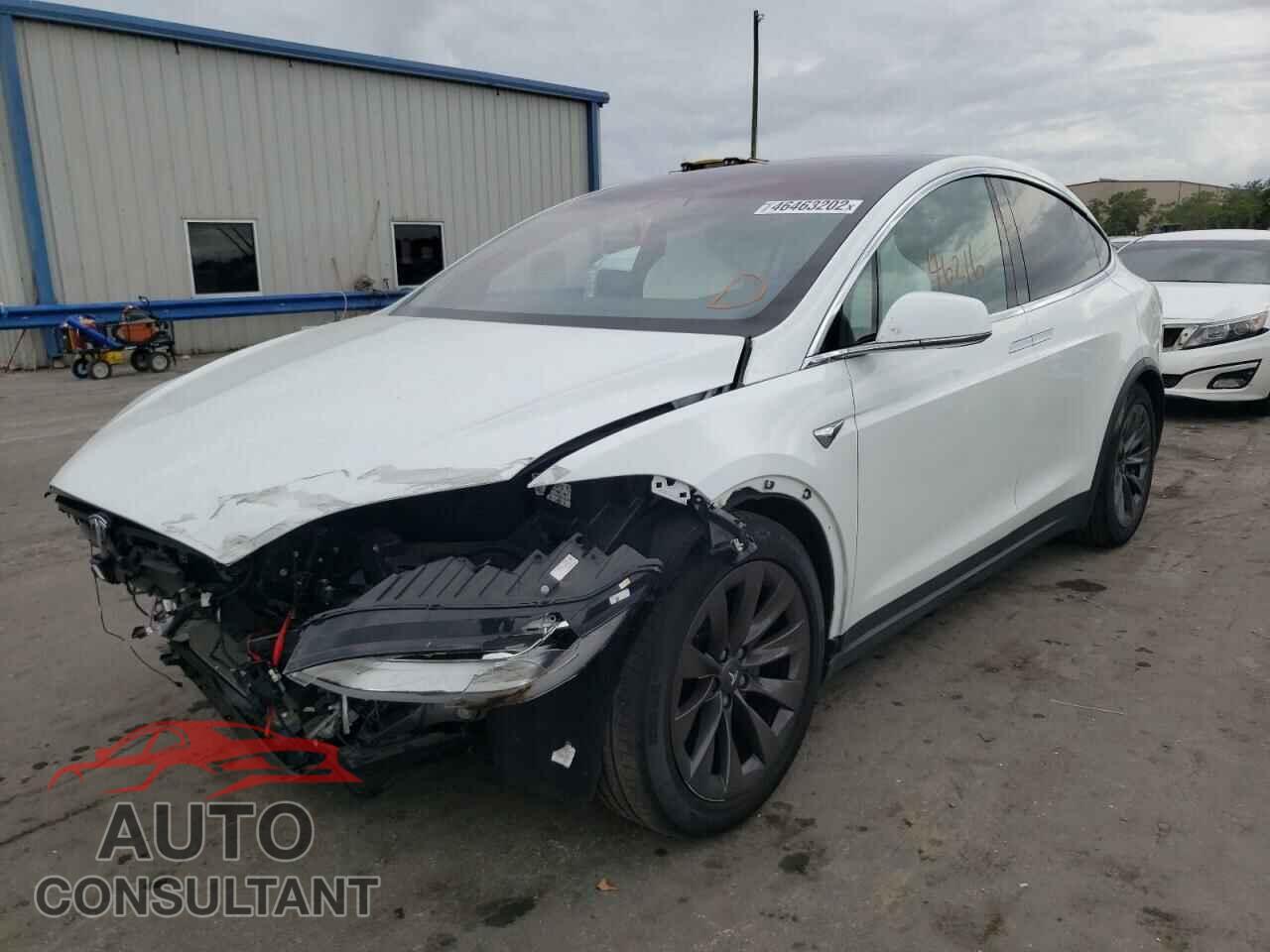 TESLA MODEL X 2018 - 5YJXCBE21JF099992