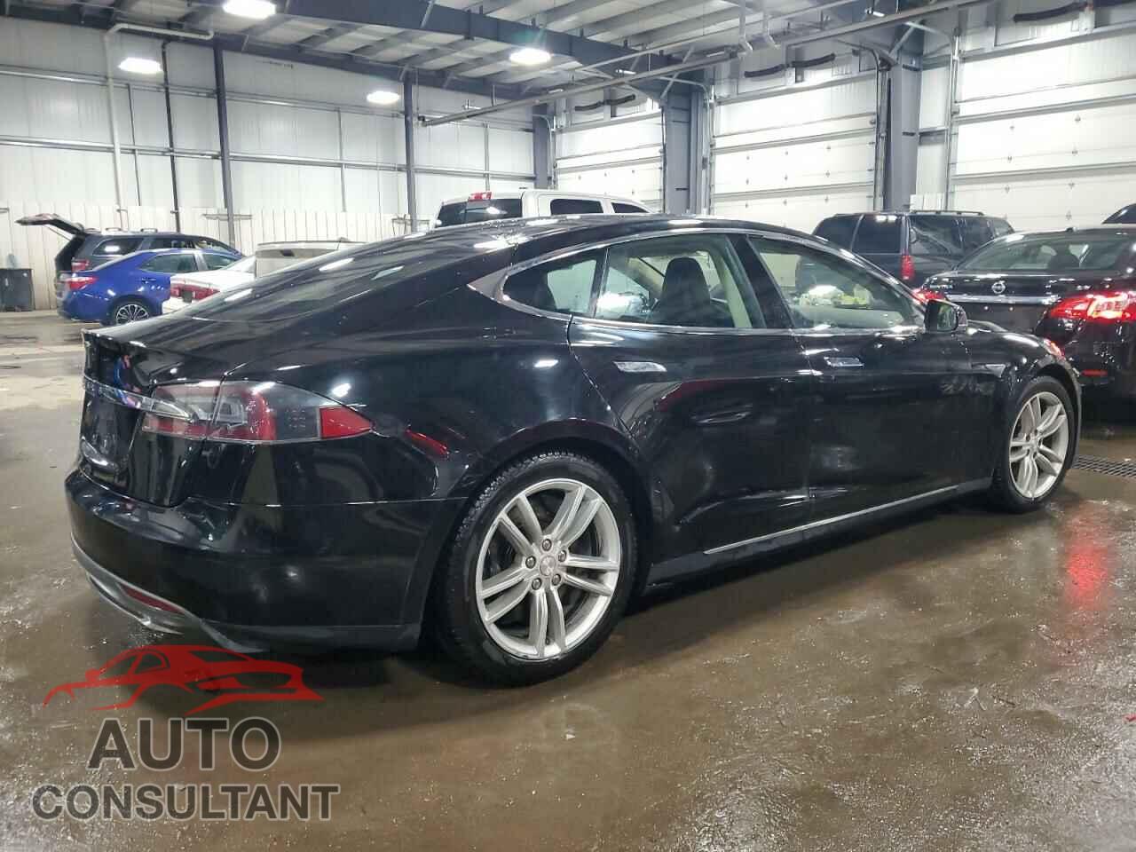 TESLA MODEL S 2013 - 5YJSA1CG6DFP03677