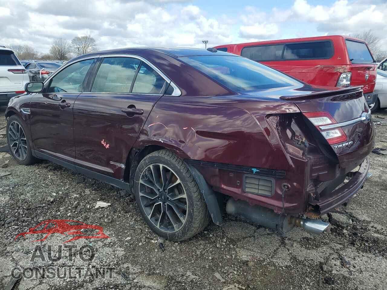 FORD TAURUS 2018 - 1FAHP2E88JG118370