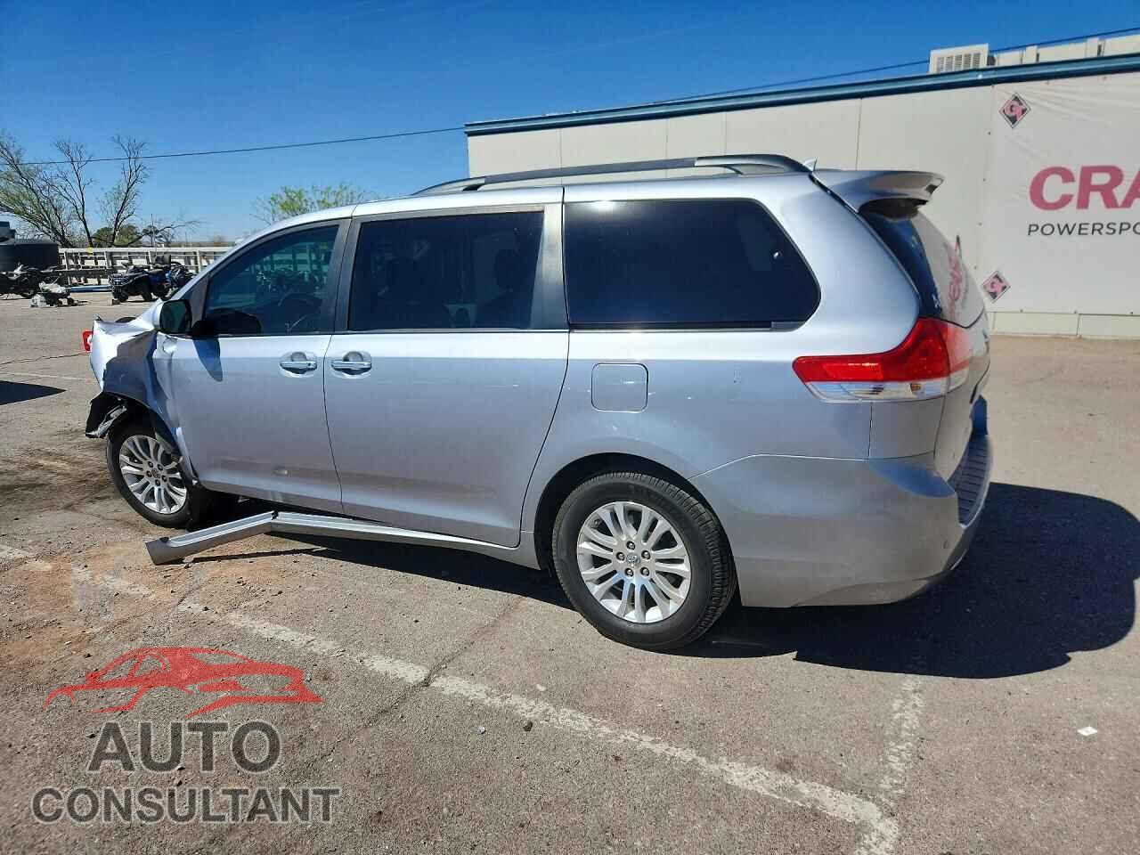 TOYOTA SIENNA 2011 - 5TDYK3DC5BS167490