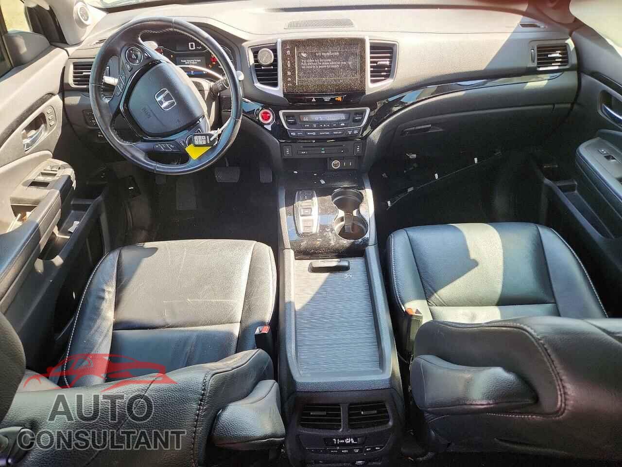HONDA PILOT 2017 - 5FNYF6H93HB093794