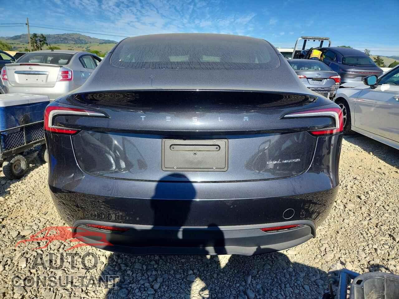 TESLA MODEL 3 2024 - 5YJ3E1EBXRF734089