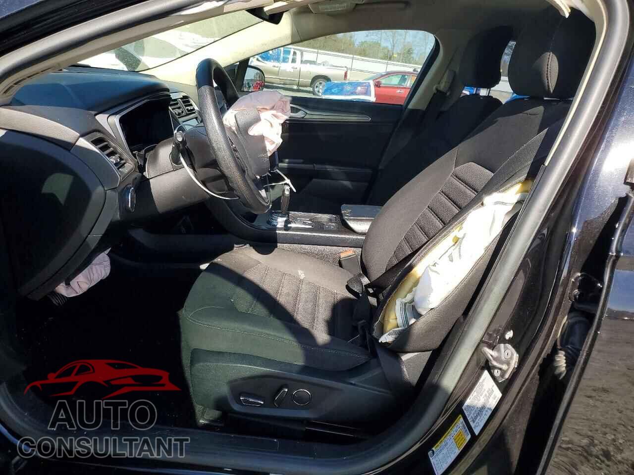 FORD FUSION 2019 - 3FA6P0LU2KR204151