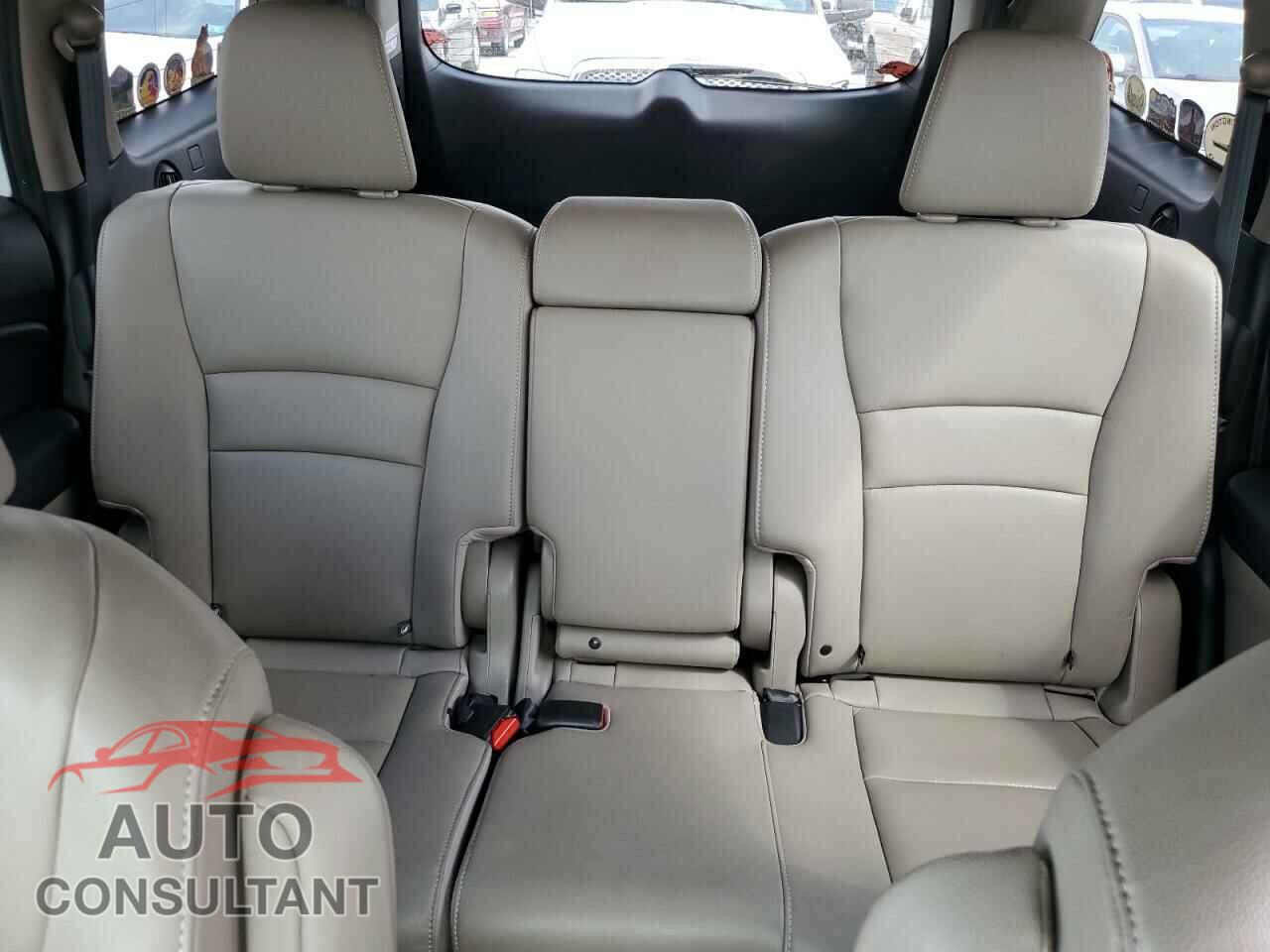 HONDA PILOT 2017 - 5FNYF5H58HB024509