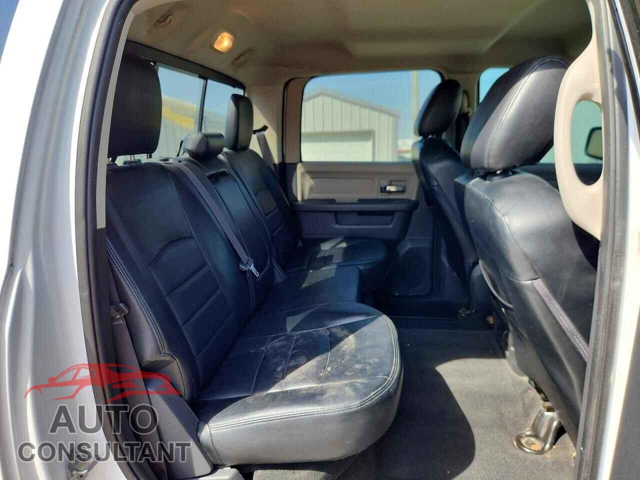 DODGE RAM 1500 2012 - 1C6RD7LT0CS264913