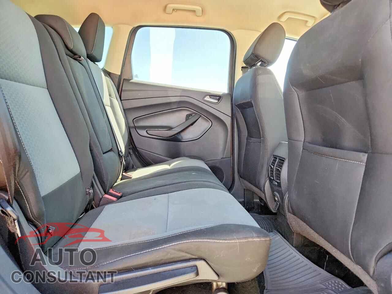 FORD ESCAPE 2017 - 1FMCU0GD4HUC39416