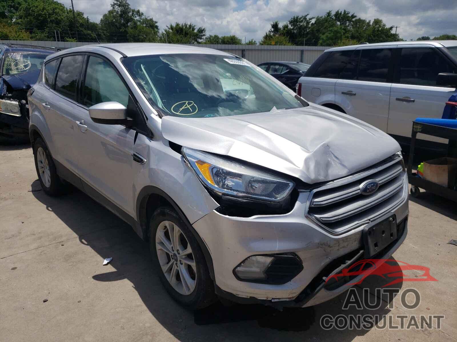 FORD ESCAPE 2017 - 1FMCU0GD5HUA54212