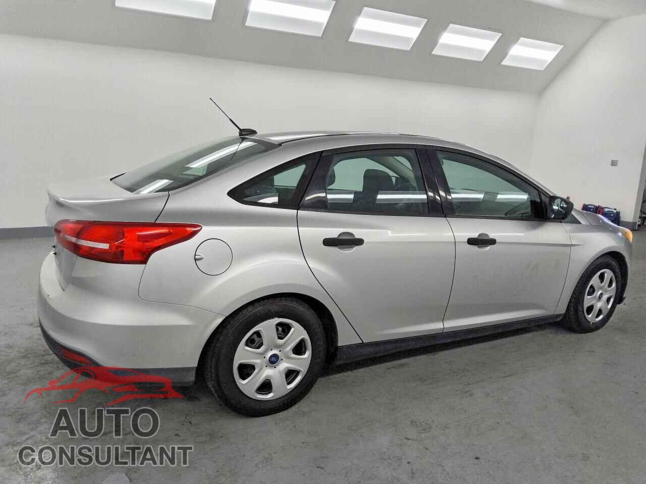 FORD FOCUS 2015 - 1FADP3E27FL326089