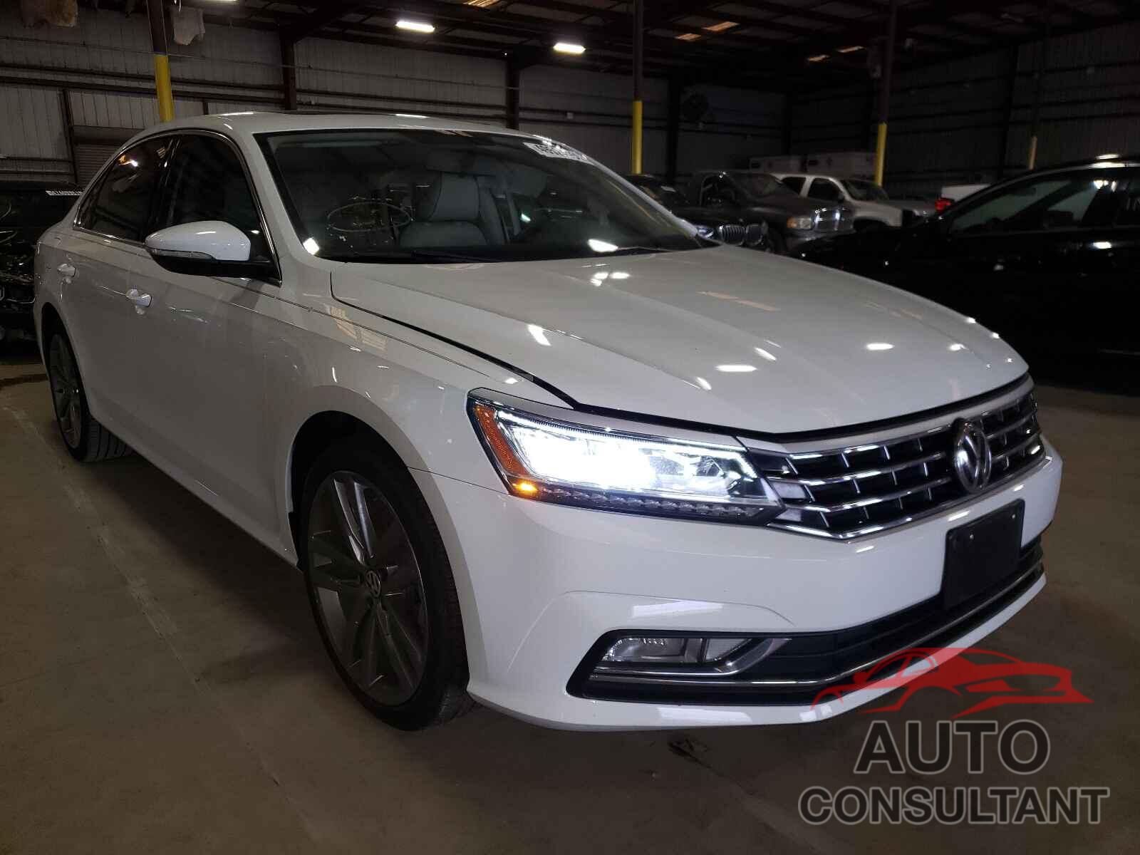 VOLKSWAGEN PASSAT 2018 - 1VWBA7A39JC002866