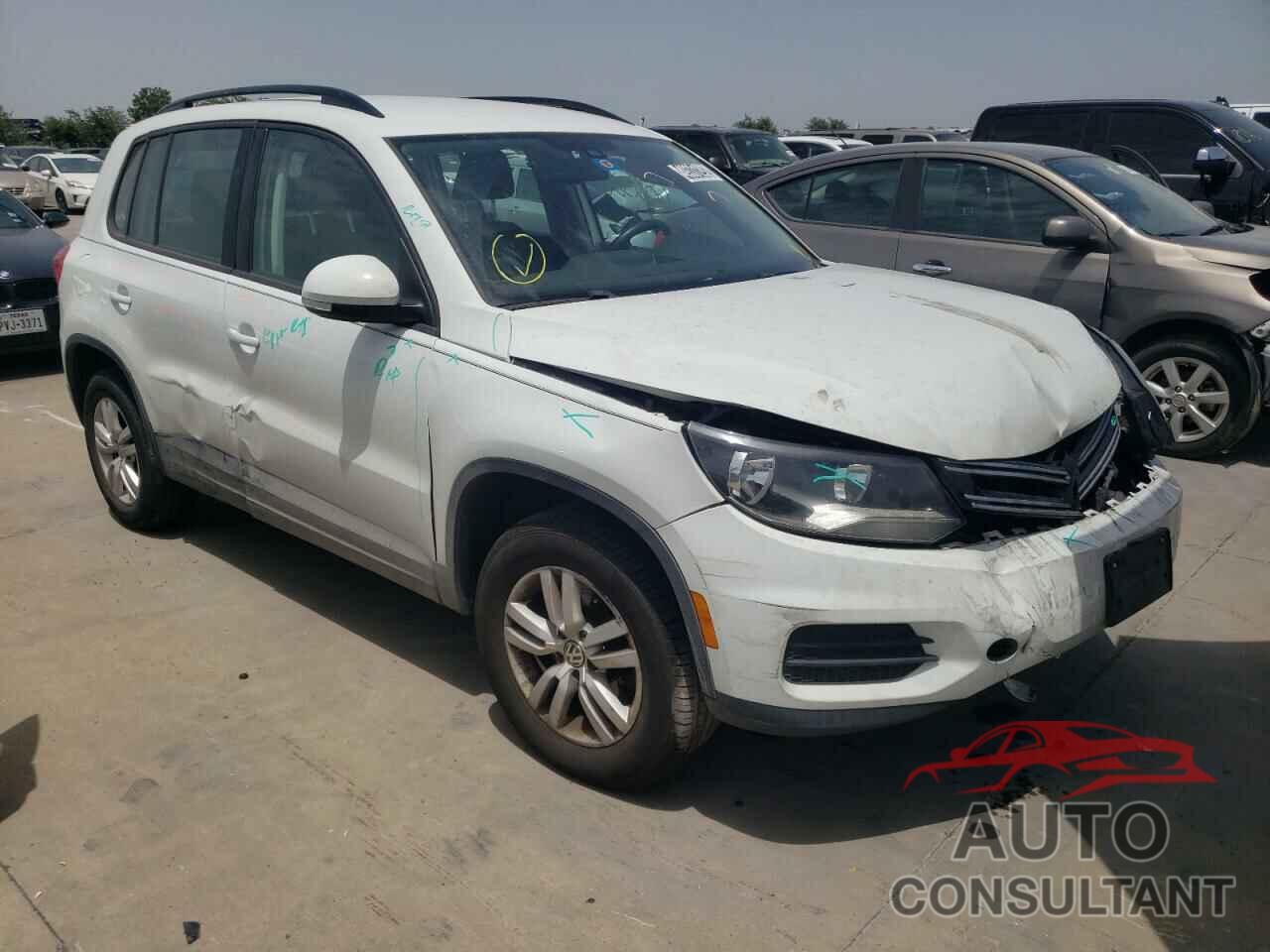 VOLKSWAGEN TIGUAN 2017 - WVGAV7AX6HK023210