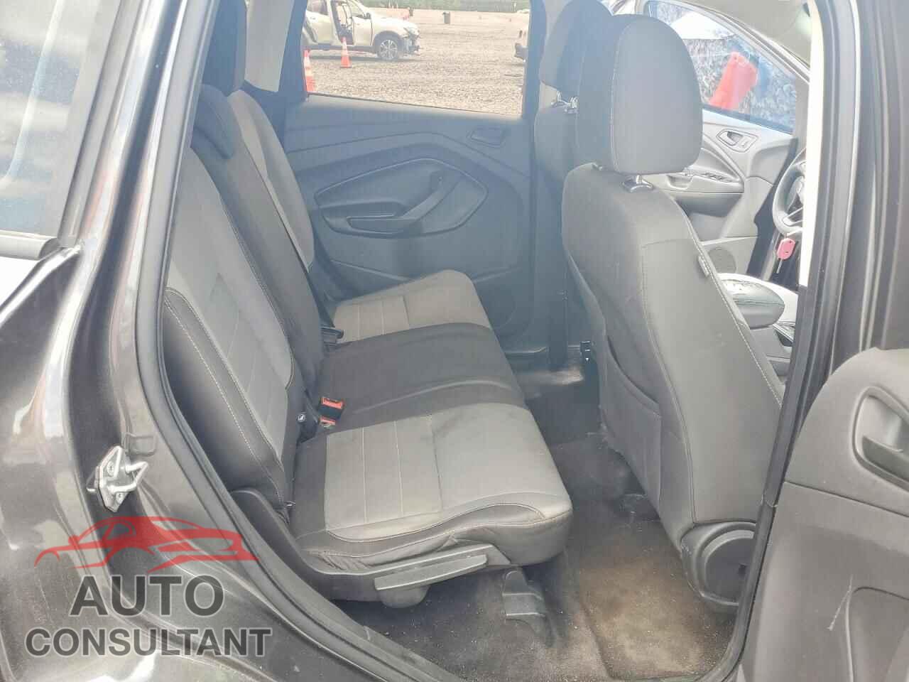 FORD ESCAPE 2017 - 1FMCU0F70HUE85679