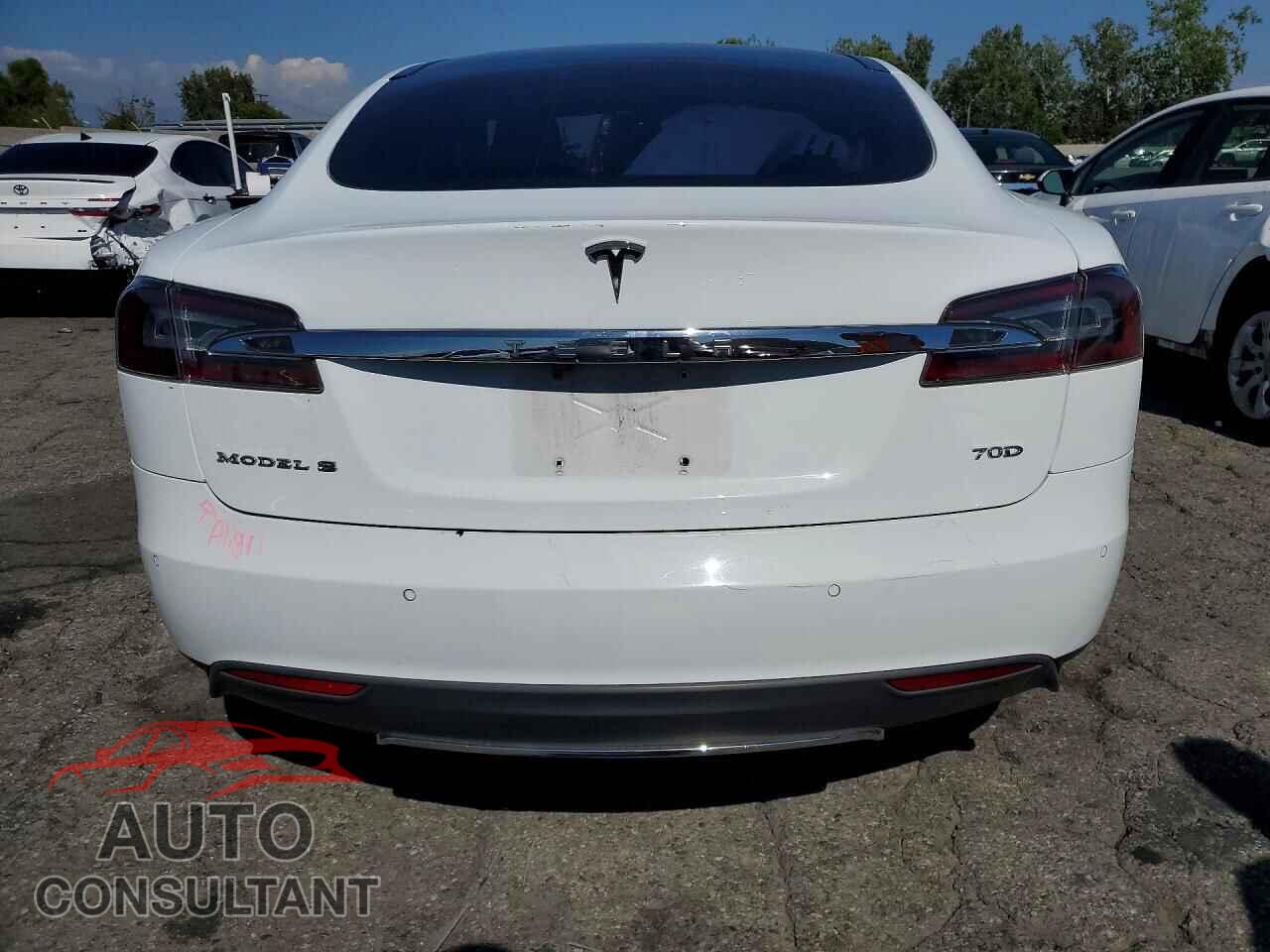 TESLA MODEL S 2015 - 5YJSA1E28FF107426