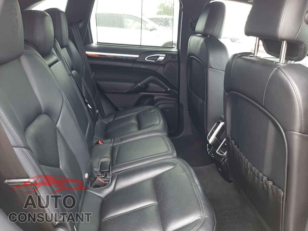 PORSCHE CAYENNE 2017 - WP1AA2A26HKA88807