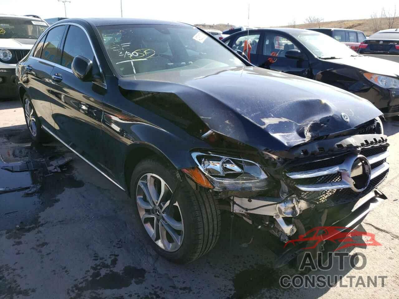 MERCEDES-BENZ C-CLASS 2018 - 55SWF4KB1JU252260