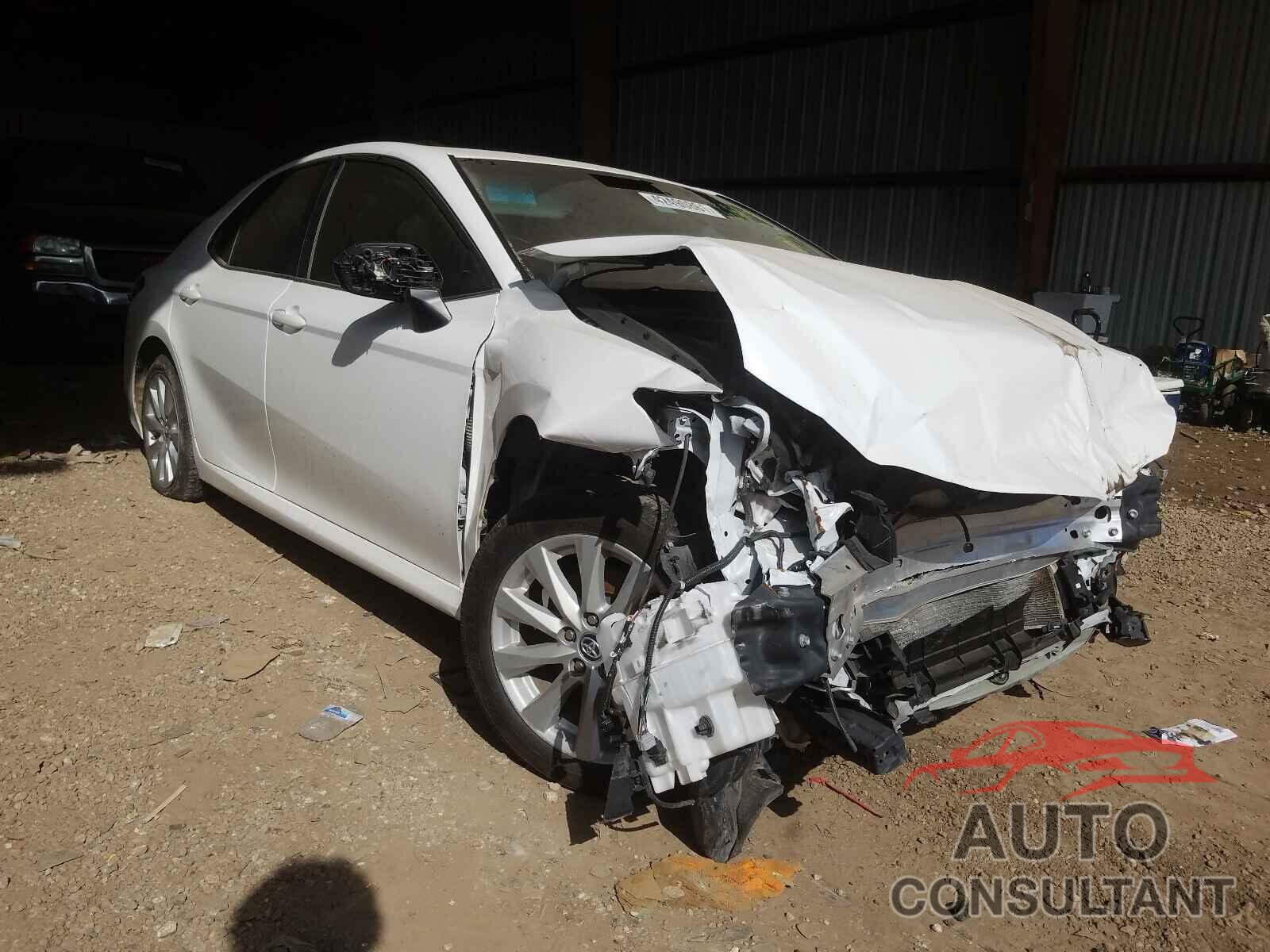 TOYOTA CAMRY 2018 - 4T1B11HK4JU613214