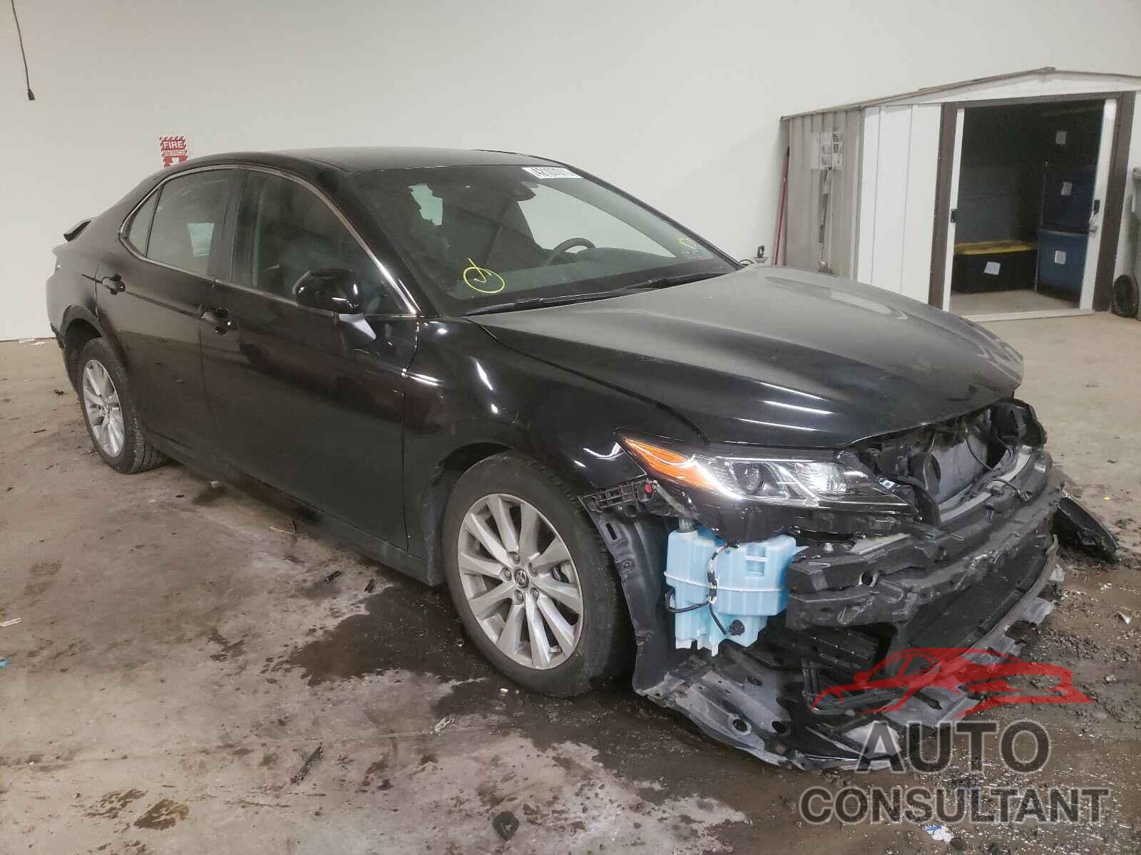 TOYOTA CAMRY 2018 - 4T1B11HK8JU634194