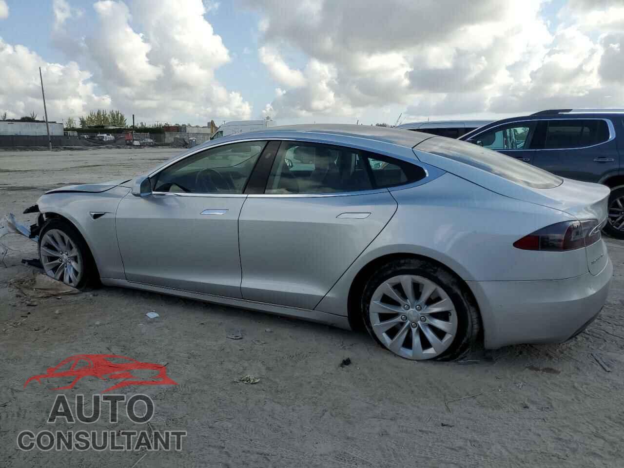 TESLA MODEL S 2018 - 5YJSA1E28JF262521