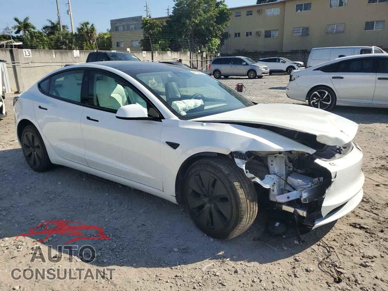 TESLA MODEL 3 2024 - 5YJ3E1EA4RF800921